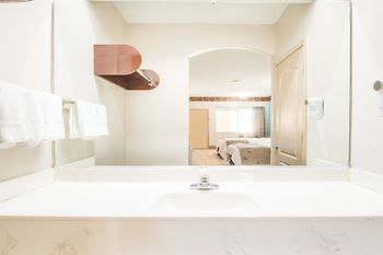 Texas Inn And Suites Citycenter At Utrgv เอดินเบิร์ก ภายนอก รูปภาพ