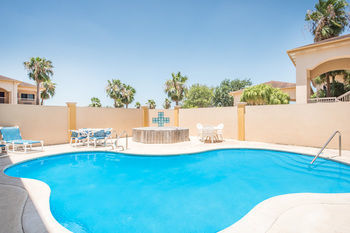 Texas Inn And Suites Citycenter At Utrgv เอดินเบิร์ก ภายนอก รูปภาพ