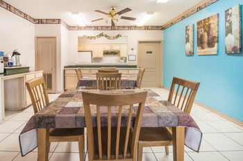 Texas Inn And Suites Citycenter At Utrgv เอดินเบิร์ก ภายนอก รูปภาพ